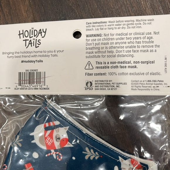 Happy Holidays! Face mask NWT Cat & Candy Canes *Benefits Animal Welfare* - Picture 3 of 5
